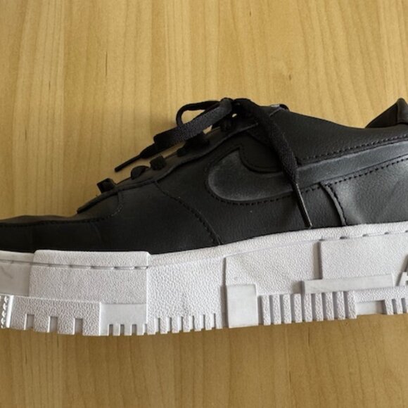 Nike Women's Air Force 1 Pixel Black Size 10 - Picture 5 of 14